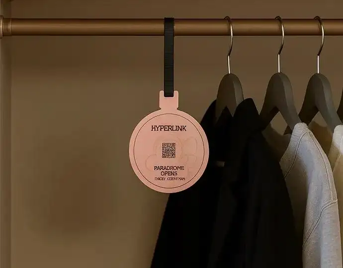 Porte-plaques de vêtements aromatiques